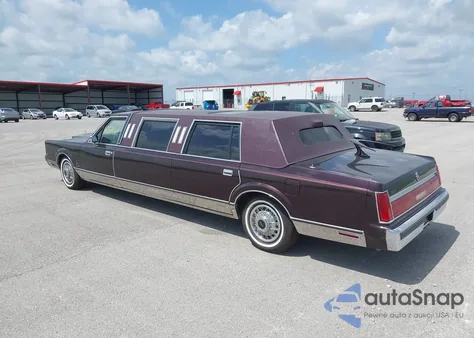1987 Lincoln Town Car из США, поврежденный, VIN 1LNBM81F6HY678663